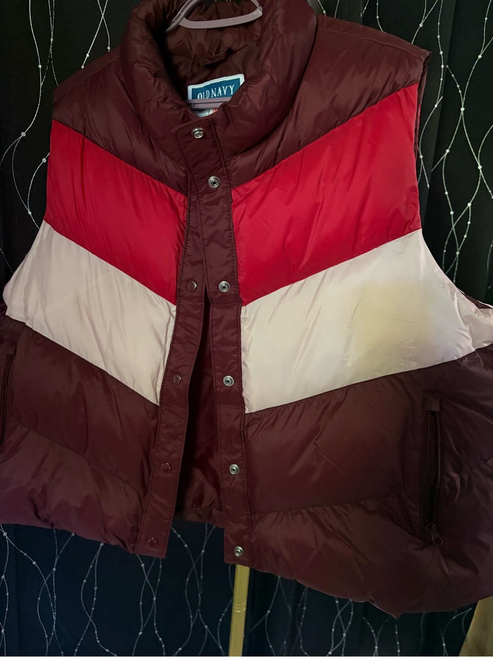 EUC XXL Old Navy Colorblock Puffer Vest in Burgundy, Red & Cream